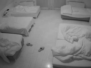 voyeurcam-julmodels-bed-6 webcam