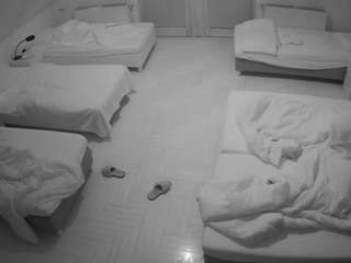 voyeurcam-julmodels-bed-6 webcam