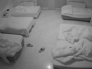 voyeurcam-julmodels-bed-6 webcam