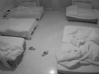 voyeurcam-julmodels-bed-6 webcam