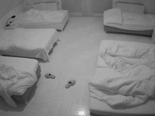 voyeurcam-julmodels-bed-6 webcam