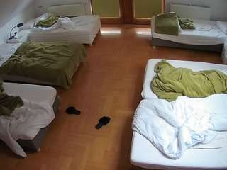 voyeurcam-julmodels-bed-6 webcam