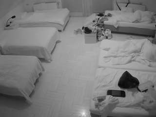 voyeurcam-julmodels-bed-6 webcam