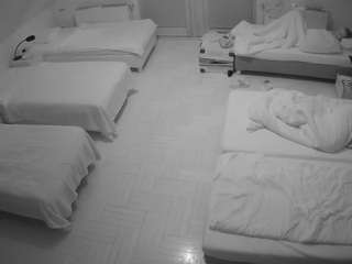 voyeurcam-julmodels-bed-6 webcam