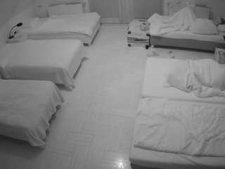 voyeurcam-julmodels-bed-6