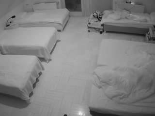 voyeurcam-julmodels-bed-6