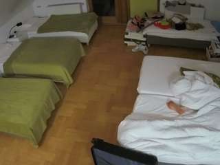 voyeurcam-julmodels-bed-6 webcam