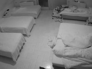 voyeurcam-julmodels-bed-6 webcam