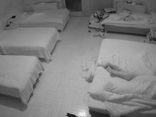 voyeurcam-julmodels-bed-6 webcam
