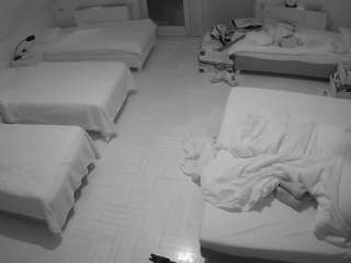 voyeurcam-julmodels-bed-6 webcam
