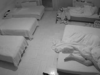 voyeurcam-julmodels-bed-6 webcam