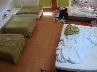 voyeurcam-julmodels-bed-6 webcam