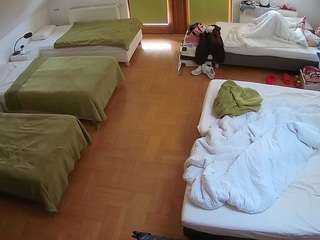 voyeurcam-julmodels-bed-6 webcam