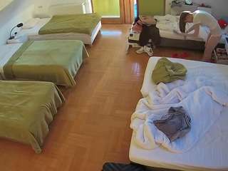 voyeurcam-julmodels-bed-6 webcam