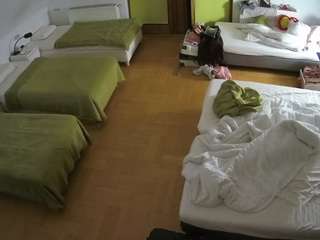 voyeurcam-julmodels-bed-6 webcam