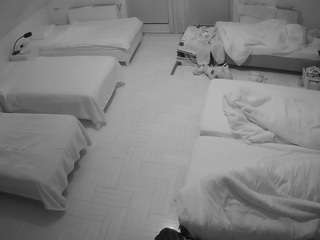 voyeurcam-julmodels-bed-6 webcam