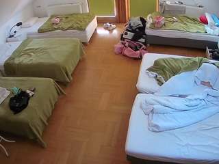 voyeurcam-julmodels-bed-6 webcam