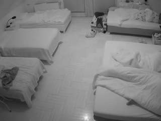 voyeurcam-julmodels-bed-6 webcam