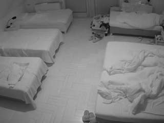 voyeurcam-julmodels-bed-6 webcam
