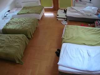 voyeurcam-julmodels-bed-6