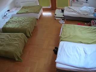 voyeurcam-julmodels-bed-6
