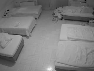 voyeurcam-julmodels-bed-6
