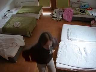 voyeurcam-julmodels-bed-6 live cam profile