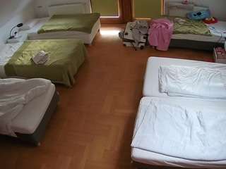 voyeurcam-julmodels-bed-6 live cam profile