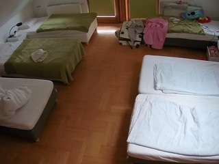 voyeurcam-julmodels-bed-6 live cam profile