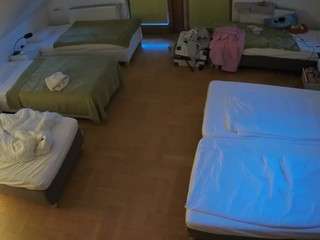 voyeurcam-julmodels-bed-6 live cam profile
