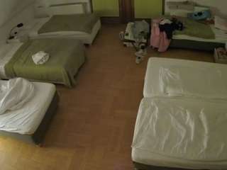 voyeurcam-julmodels-bed-6 live cam profile