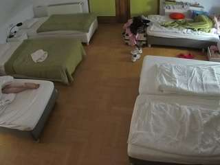 le modèle voyeurcam-julmodels-bed-6 est en webcam porno dans un show sur le site camsoda, il possède les tags suivants: flashing,hidden cam,julmodels house,no drinking,no smoking,perkytits,pov,sex,sexwebcam,hd