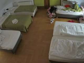 voyeurcam-julmodels-bed-6 live cam profile