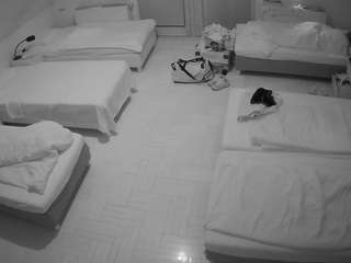 voyeurcam-julmodels-bed-6 webcam