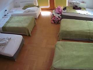 voyeurcam-julmodels-bed-6 live cam profile