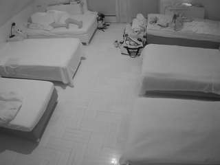 voyeurcam-julmodels-bed-6