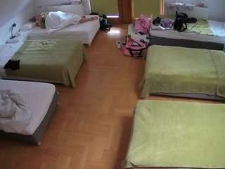 voyeurcam-julmodels-bed-6 webcam