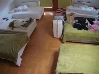 voyeurcam-julmodels-bed-6 webcam