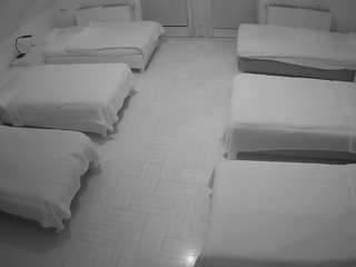 voyeurcam-julmodels-bed-6