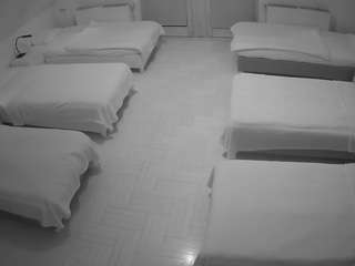 voyeurcam-julmodels-bed-6