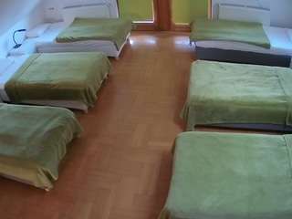 voyeurcam-julmodels-bed-6