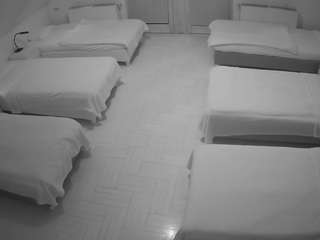 voyeurcam-julmodels-bed-6 webcam