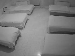 voyeurcam-julmodels-bed-6