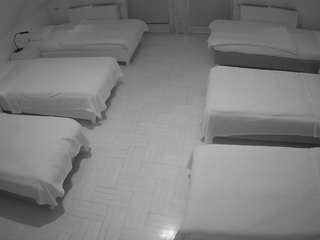 voyeurcam-julmodels-bed-6