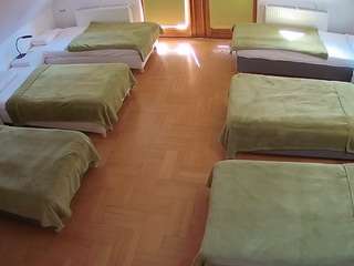 voyeurcam-julmodels-bed-6