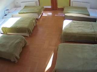 voyeurcam-julmodels-bed-6