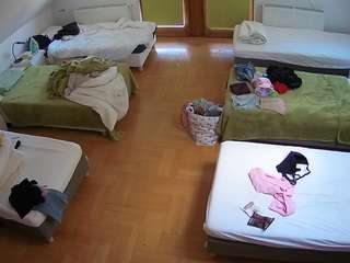 voyeurcam-julmodels-bed-6