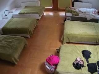 voyeurcam-julmodels-bed-6