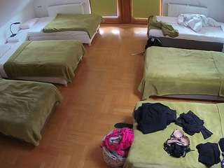 voyeurcam-julmodels-bed-6 webcam