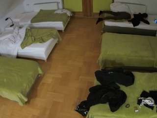 voyeurcam-julmodels-bed-6 webcam